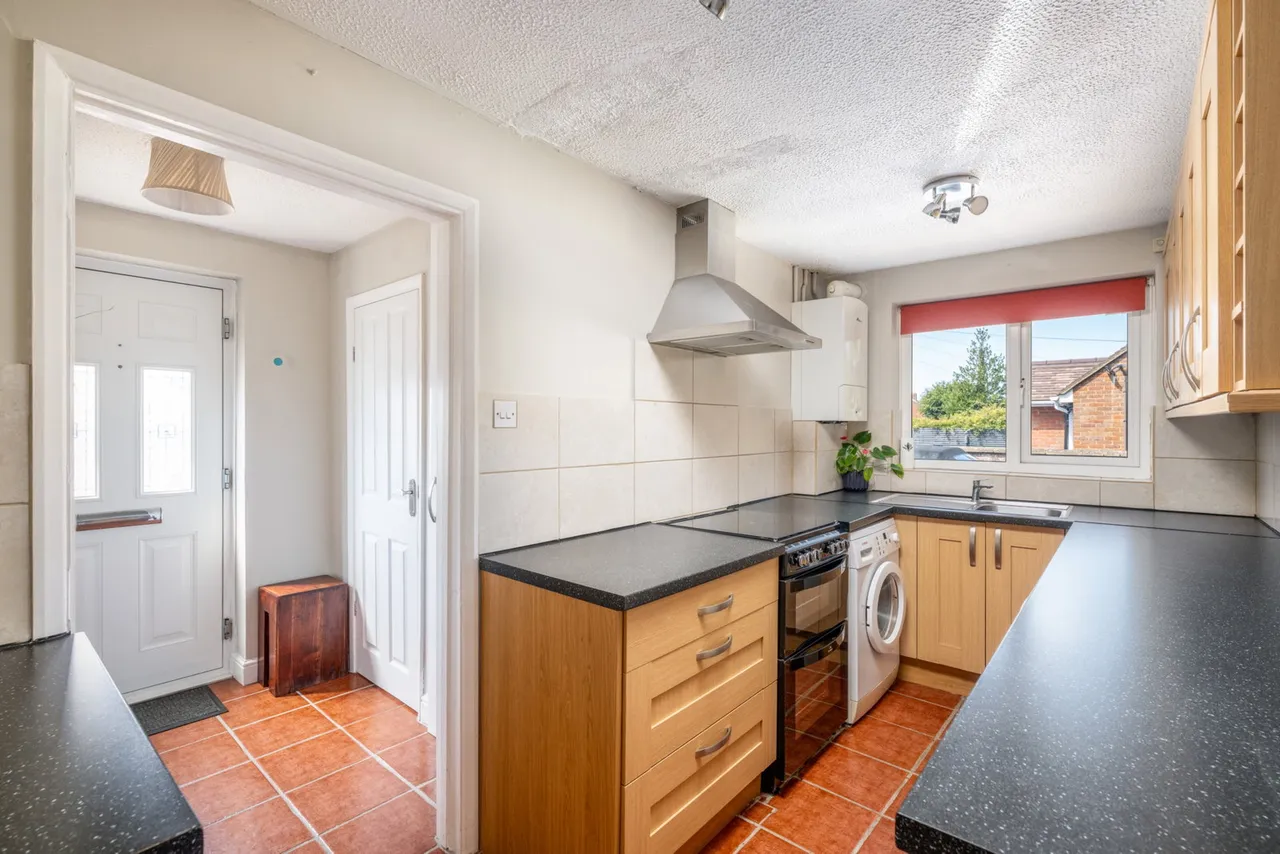 Marsworth Road, Pitstone, photo 5