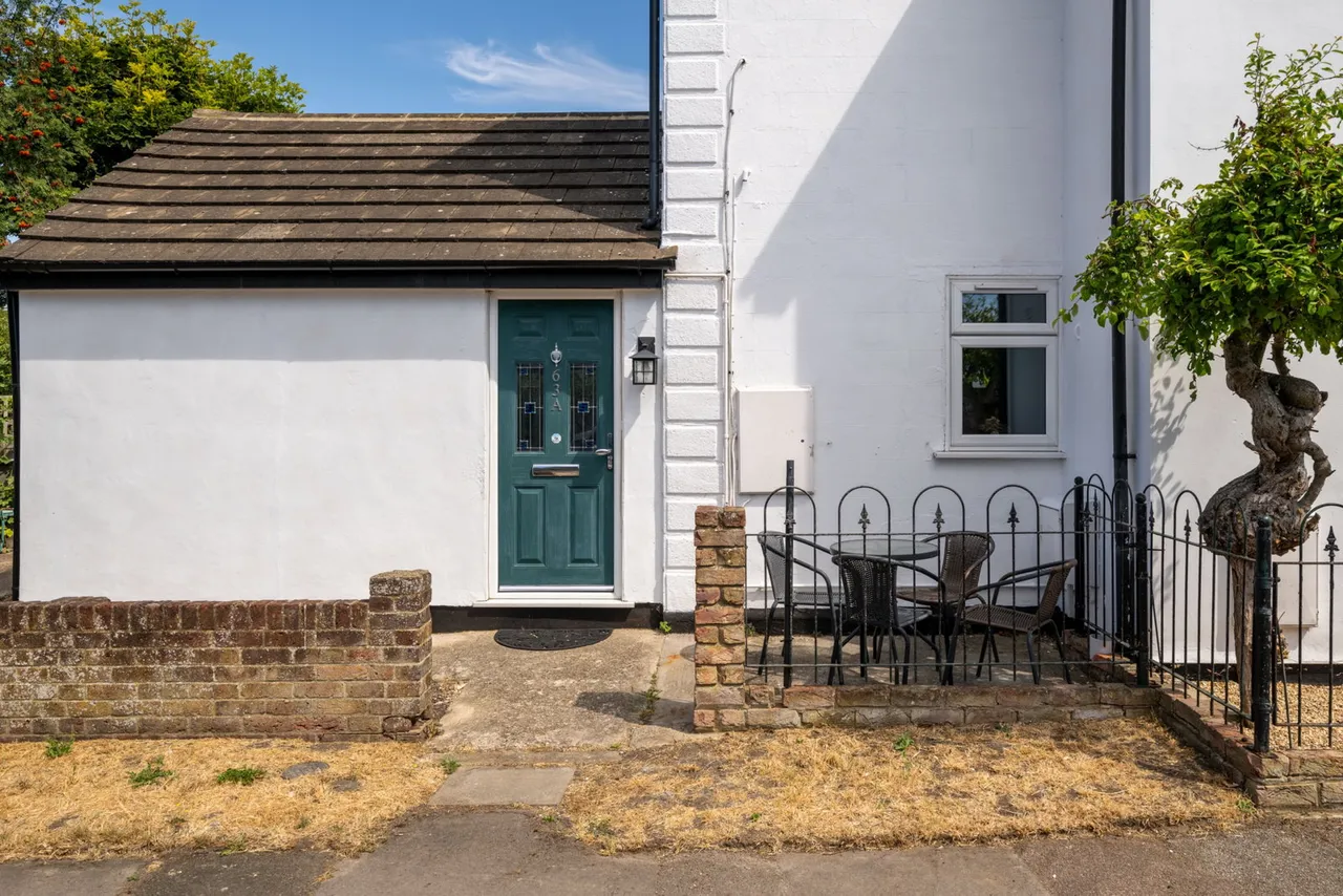 Marsworth Road, Pitstone, photo 19