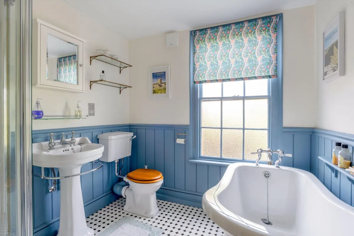 Acreman Street, Sherborne, DT9, photo 17