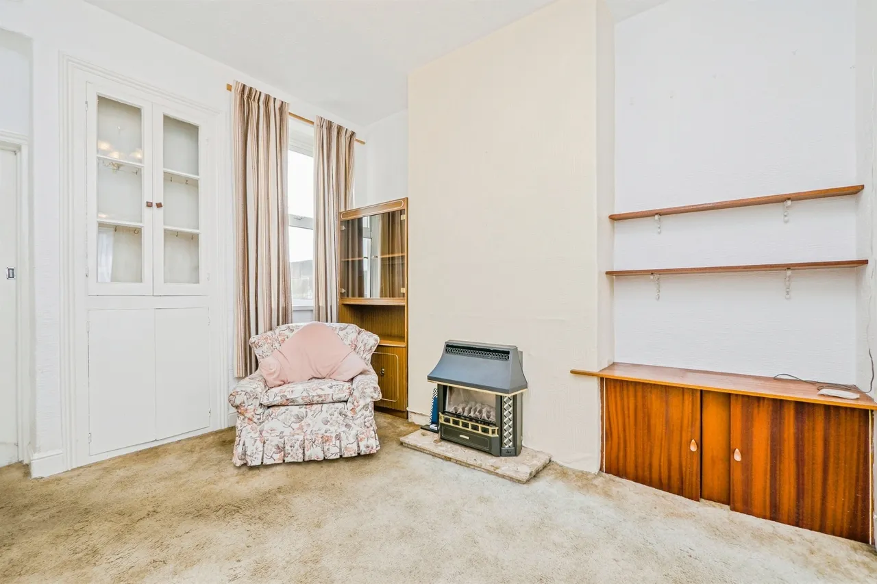 Inverness Place, Roath, Cardiff, photo 4