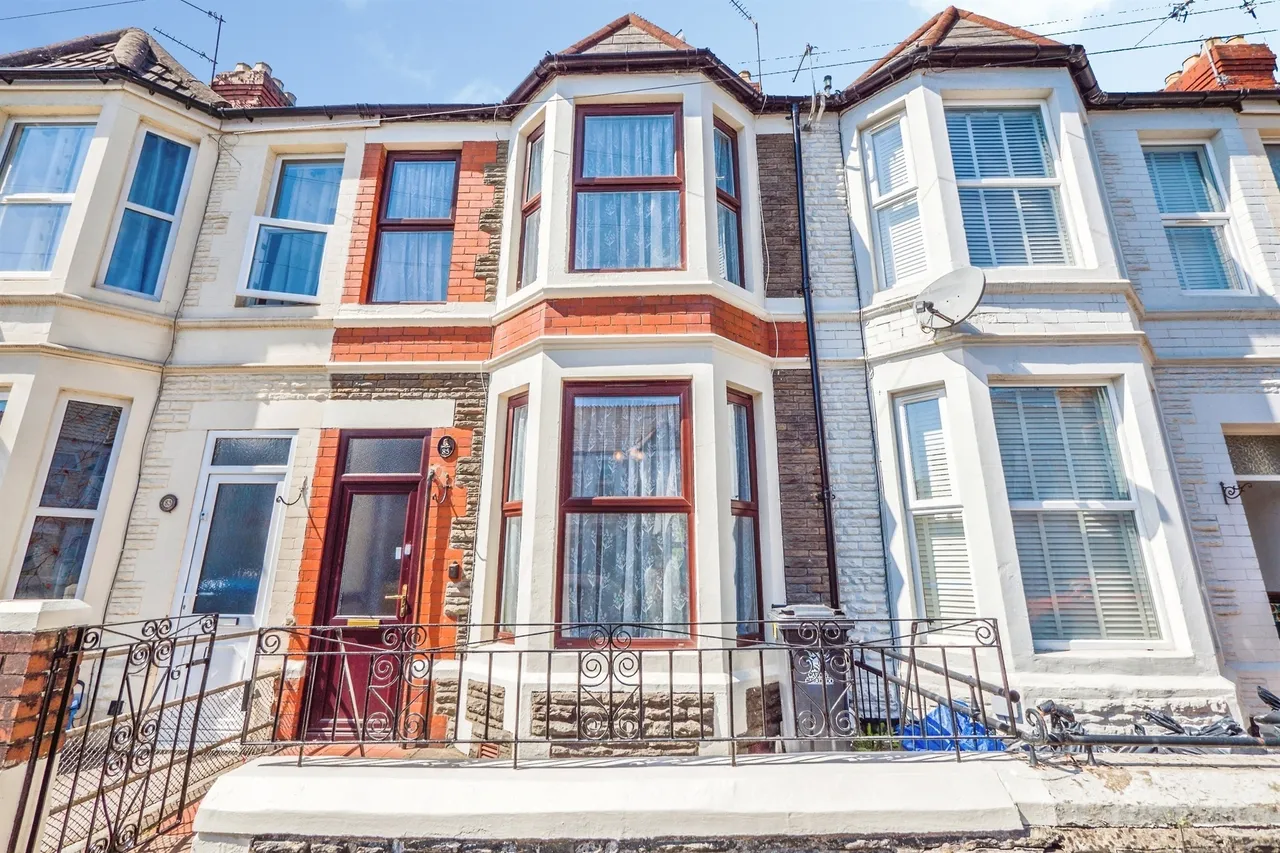 3 bed house for sale — Inverness Place, Roath, Cardiff