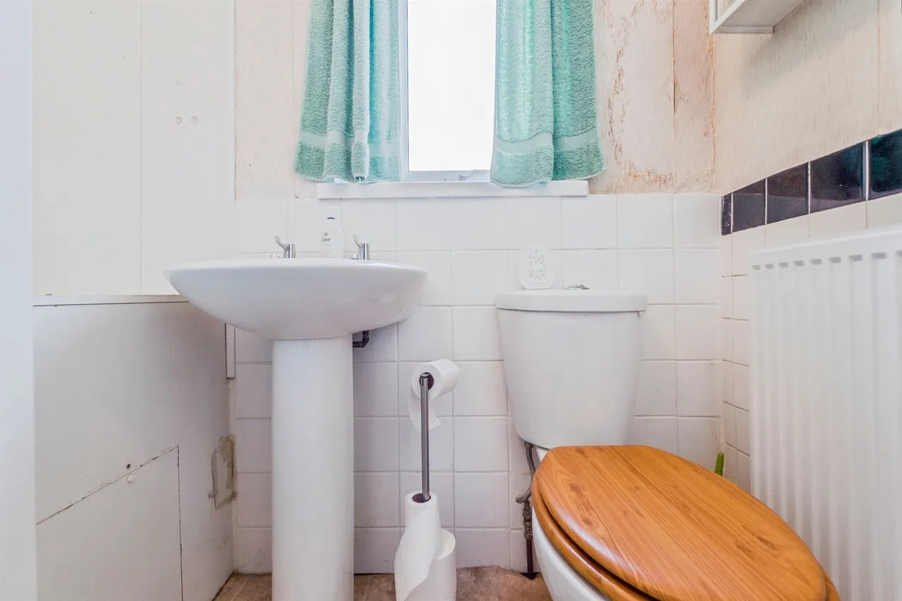 Inverness Place, Roath, Cardiff, photo 11