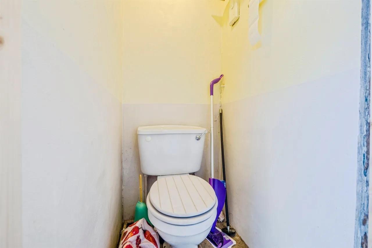 Inverness Place, Roath, Cardiff, photo 12