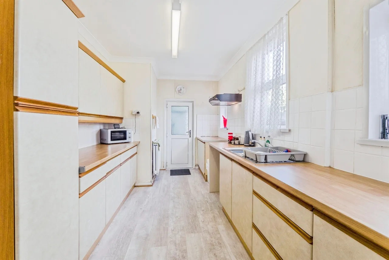 Inverness Place, Roath, Cardiff, photo 5