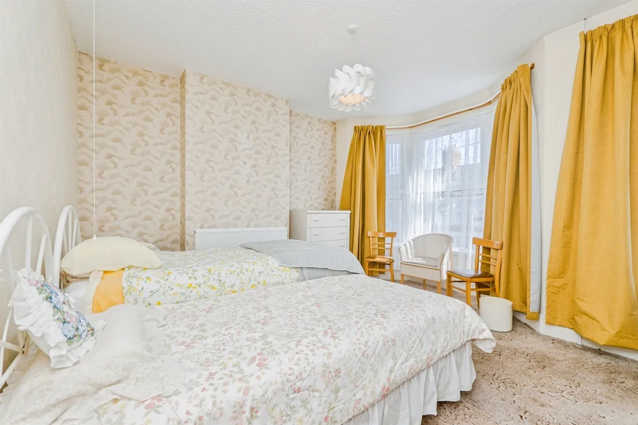Inverness Place, Roath, Cardiff, photo 7