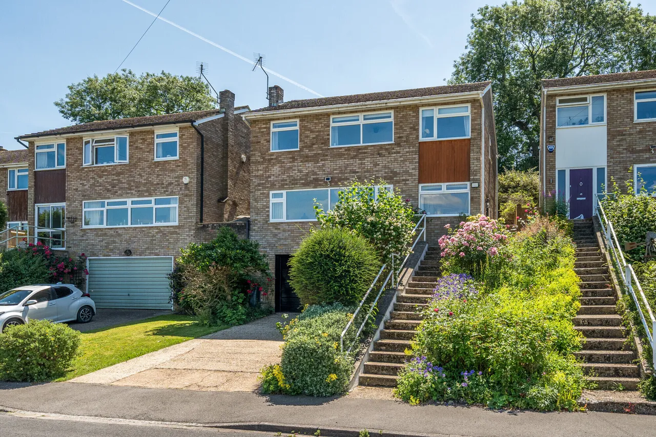 4 bed house for sale — Wychwood Rise, Great Missenden, HP16