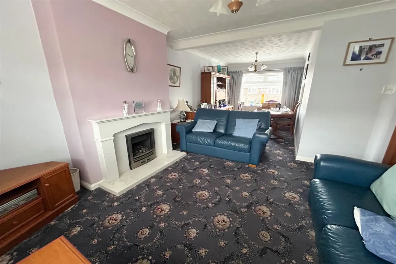 Carlton Crescent, East Herrington, SR3, photo 5