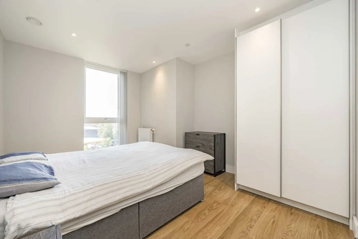 Plough Lane, SW17, photo 5