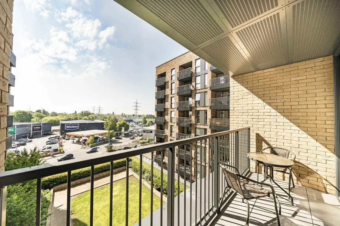 Plough Lane, SW17, photo 8