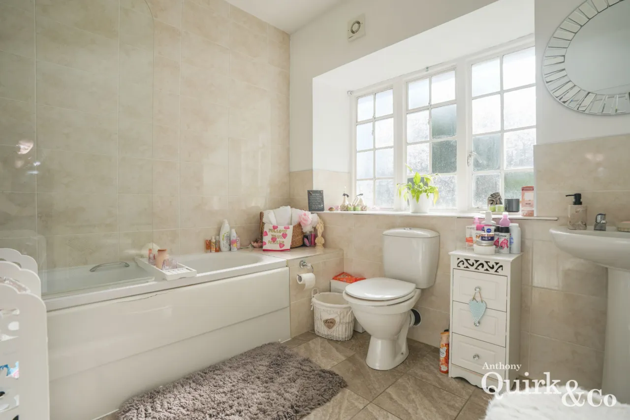 Canvey Road, Canvey Island, SS8, photo 9