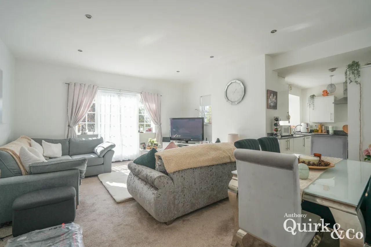 2 bed property for sale, Canvey Road, Canvey Island, SS8