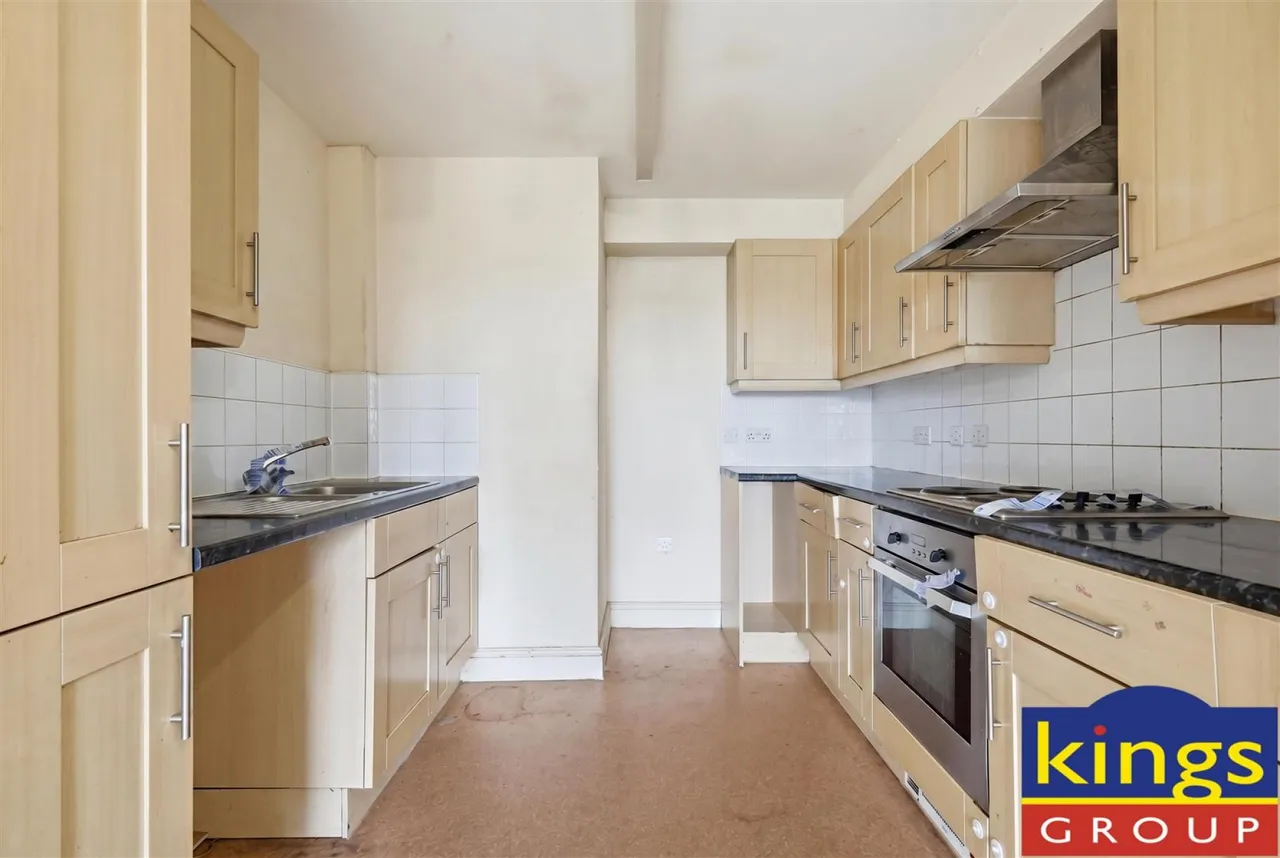 Methven Court, Edmonton, N9, photo 3