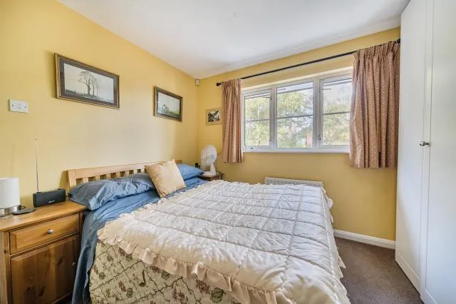 Butler Road, Bagshot, GU19, photo 14