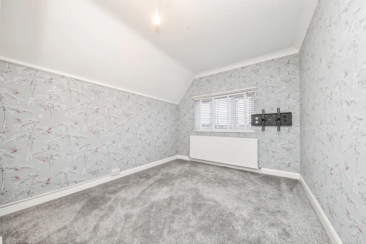 Garden Road, Jaywick, CO15, photo 15