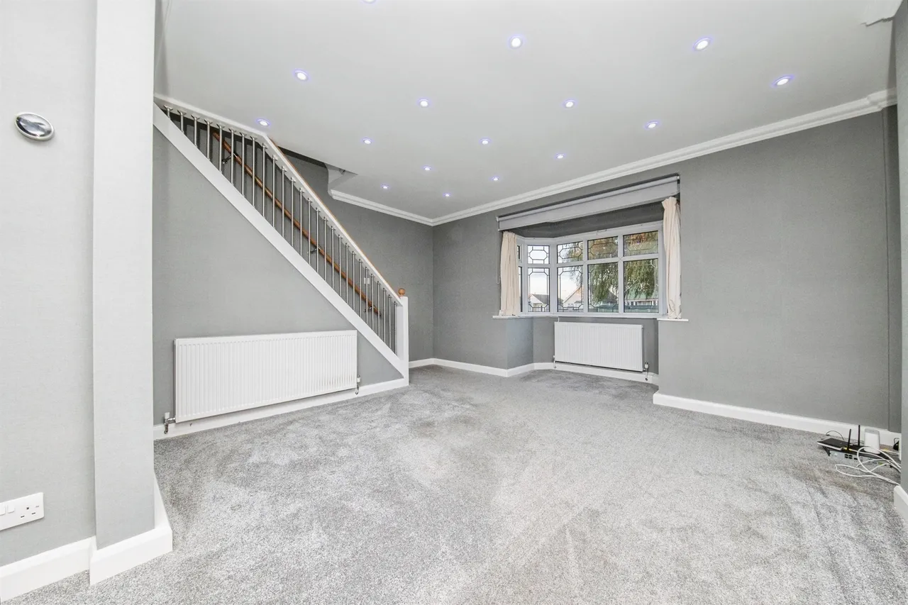 Garden Road, Jaywick, CO15, photo 5