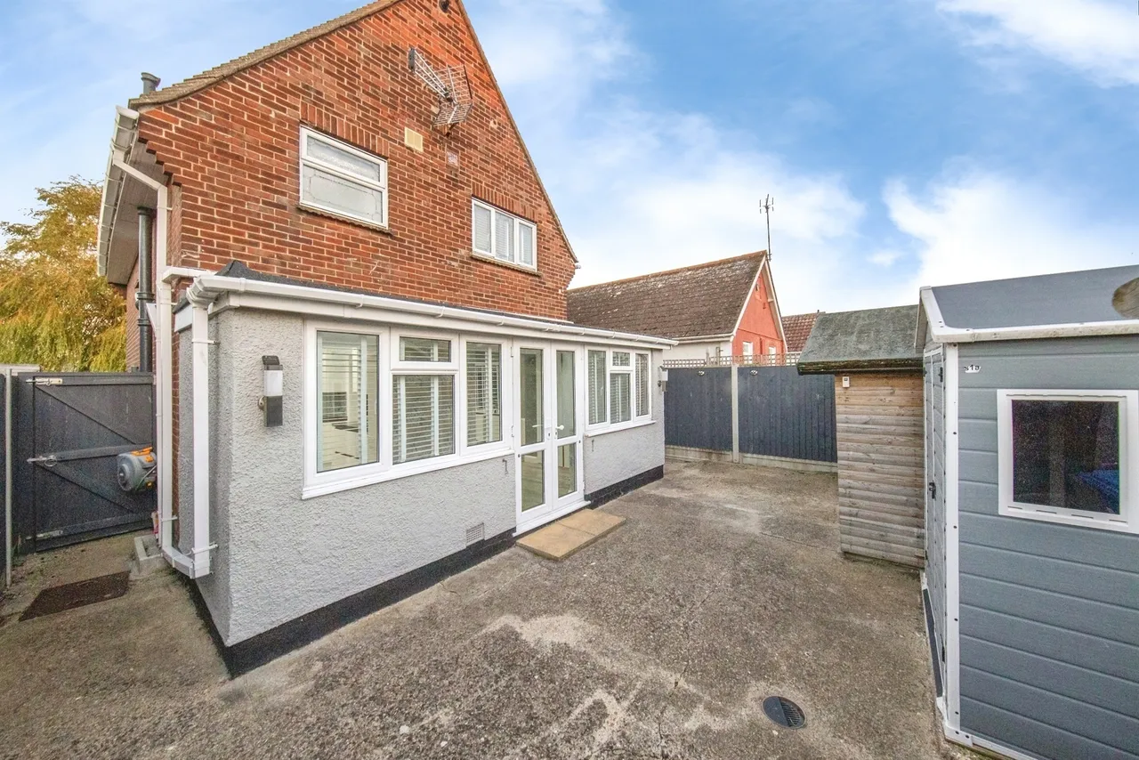 Garden Road, Jaywick, CO15, photo 20