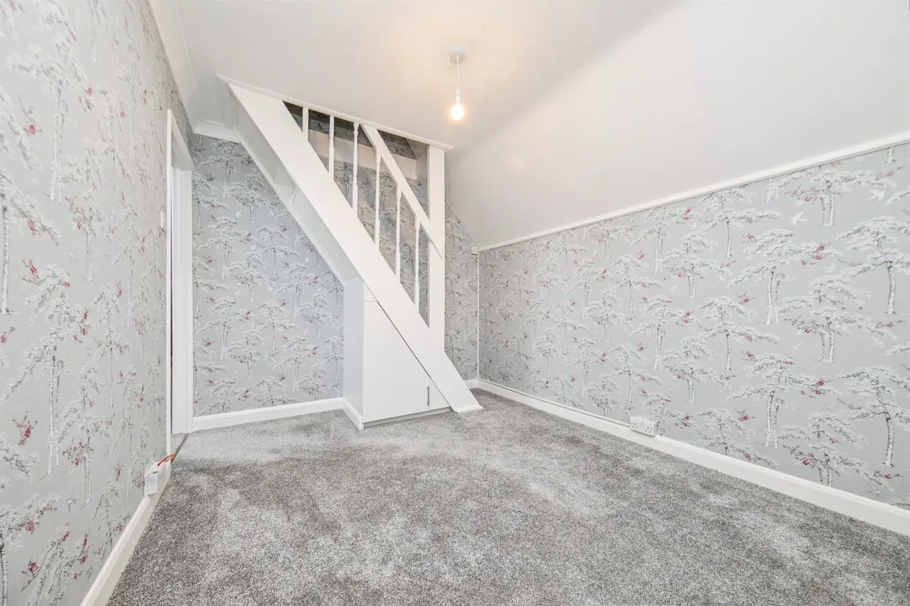 Garden Road, Jaywick, CO15, photo 16