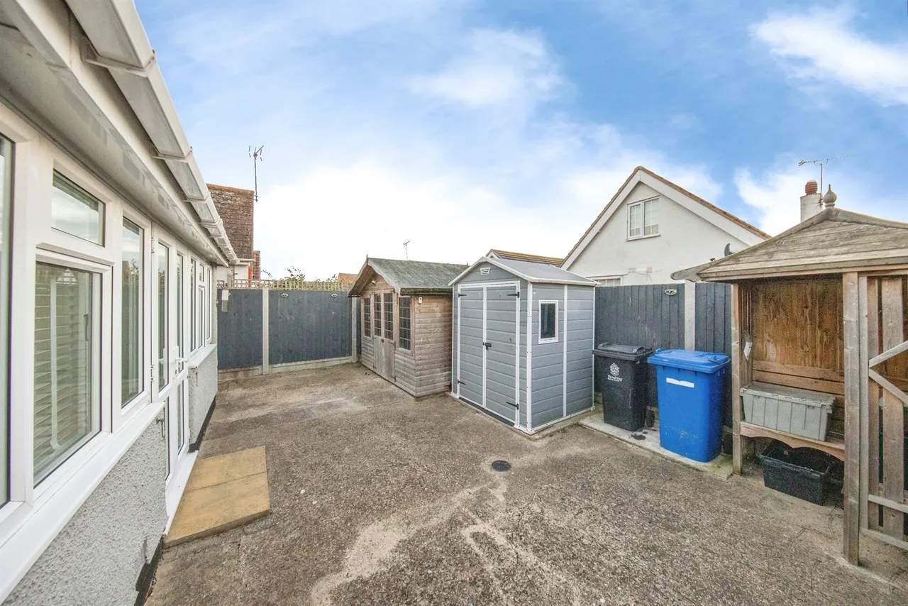 Garden Road, Jaywick, CO15, photo 19