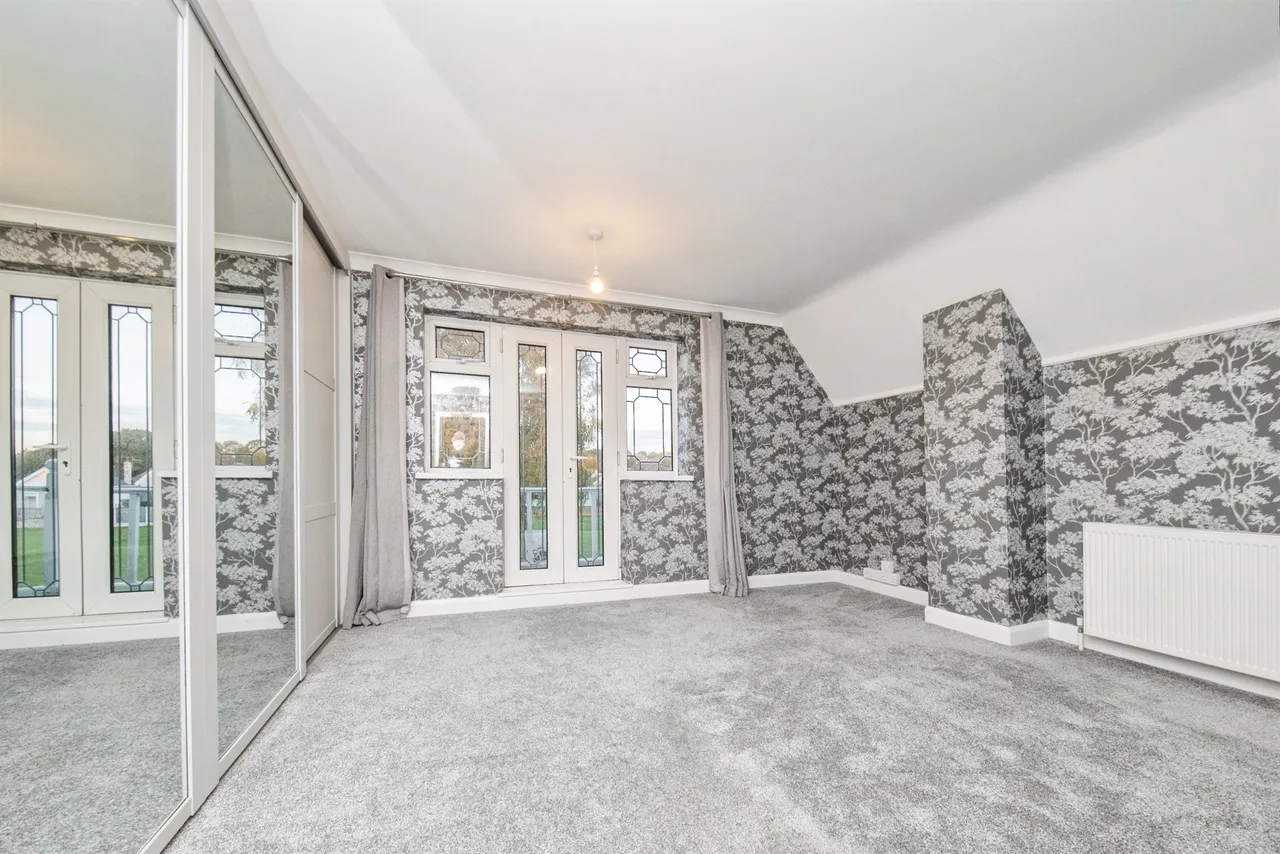 Garden Road, Jaywick, CO15, photo 13