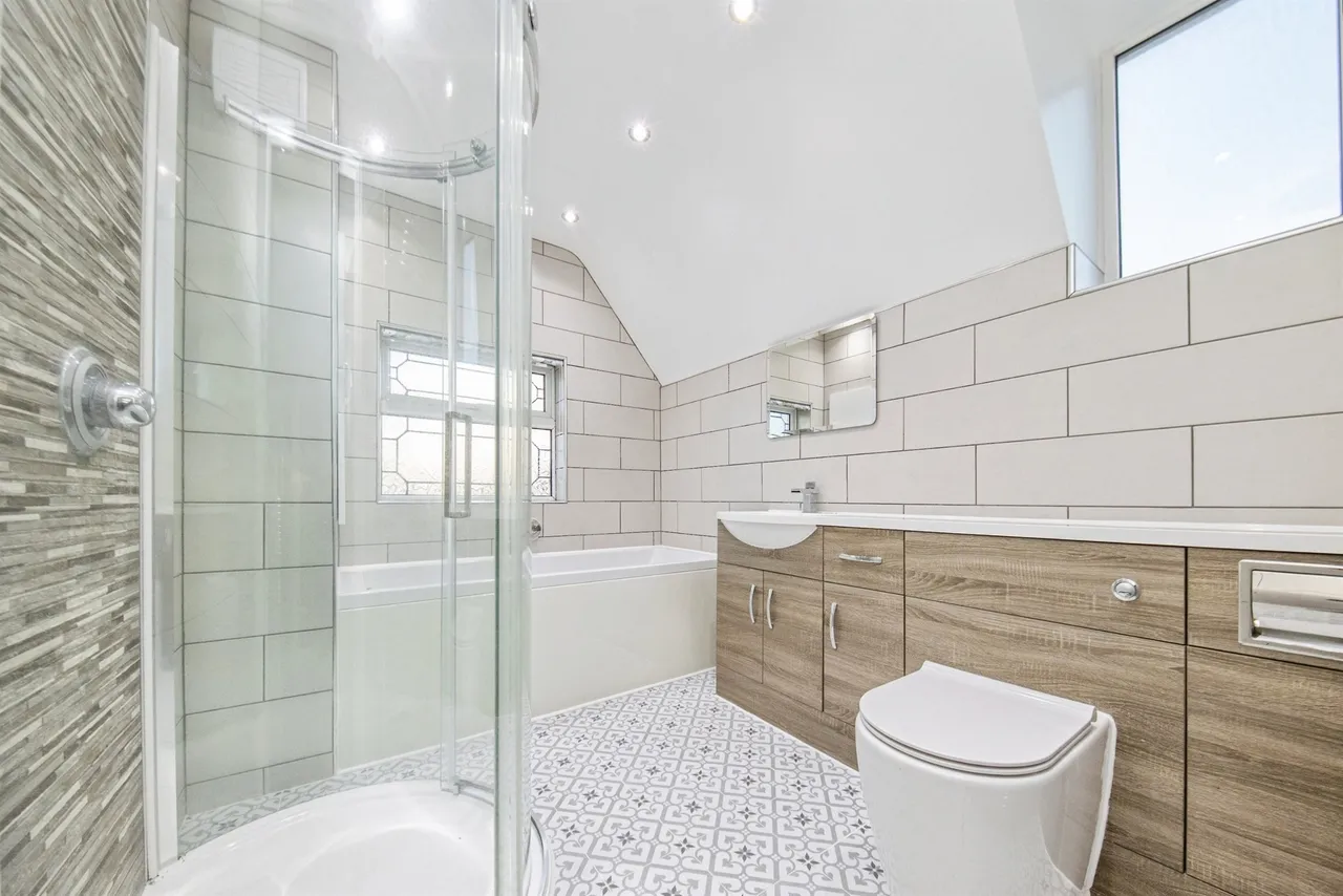 Garden Road, Jaywick, CO15, photo 18