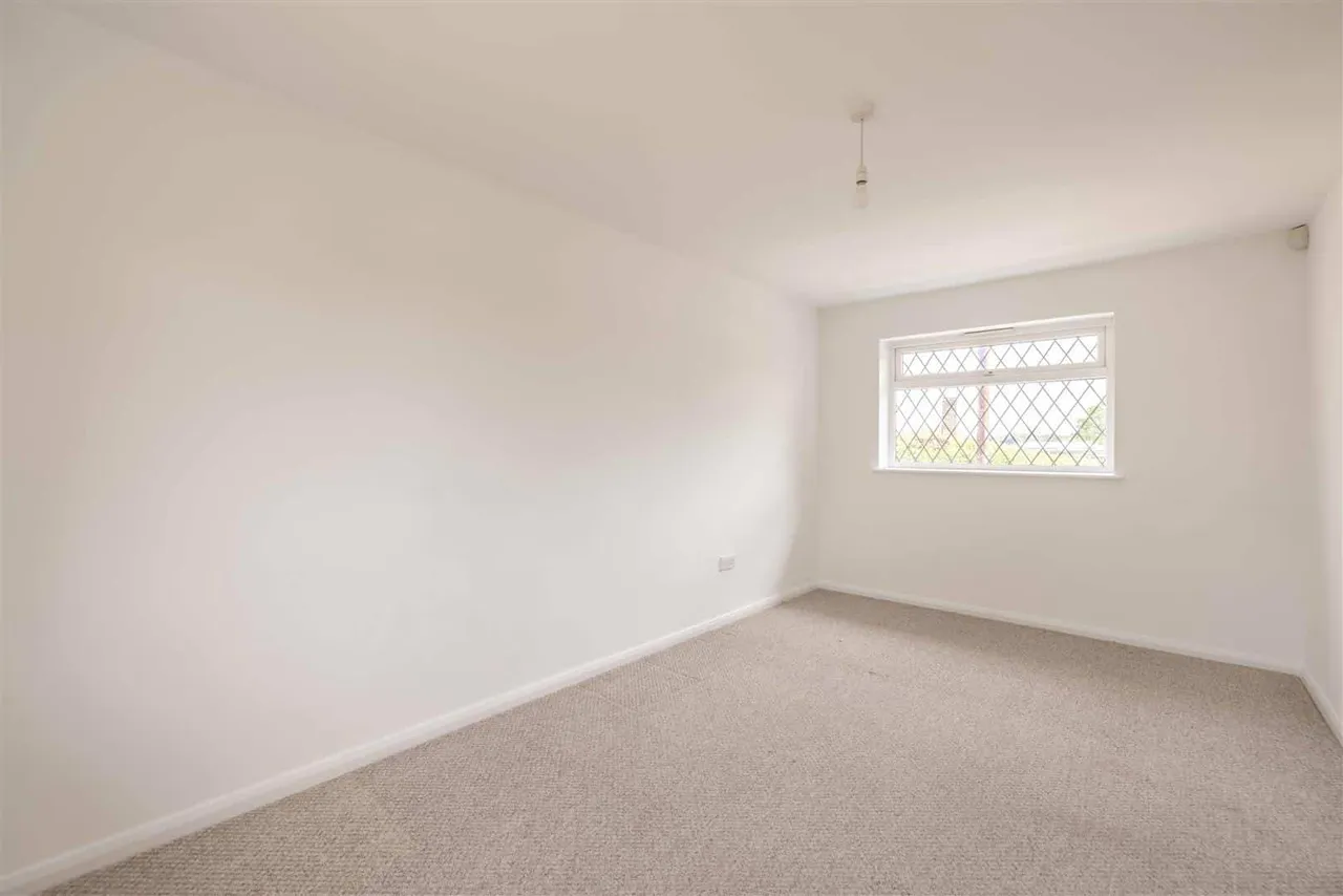 Moat Drive, Slough, Berkshire, SL2 5TG, photo 17