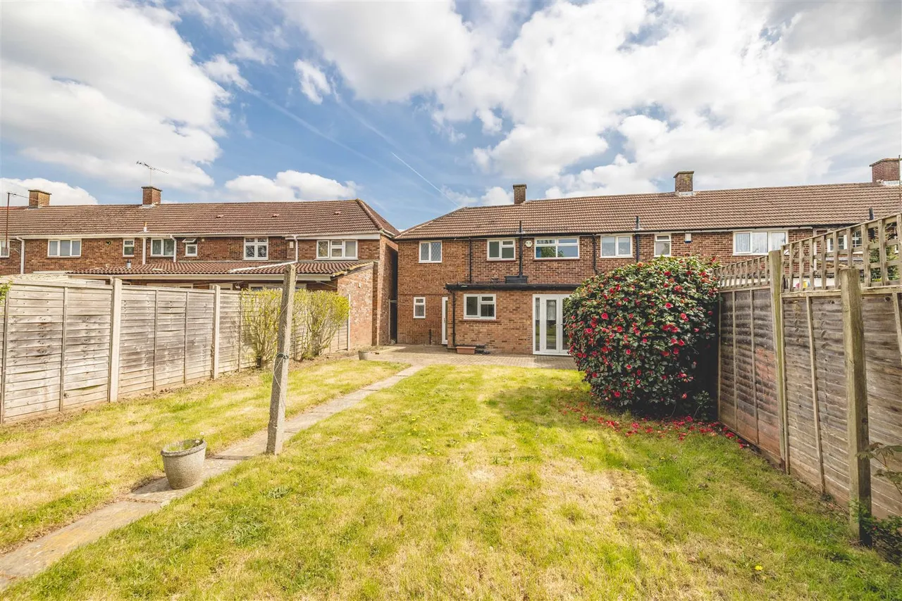 Moat Drive, Slough, Berkshire, SL2 5TG, photo 20