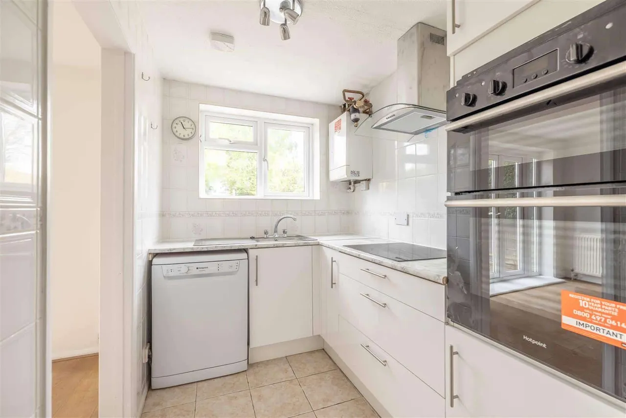 Moat Drive, Slough, Berkshire, SL2 5TG, photo 6