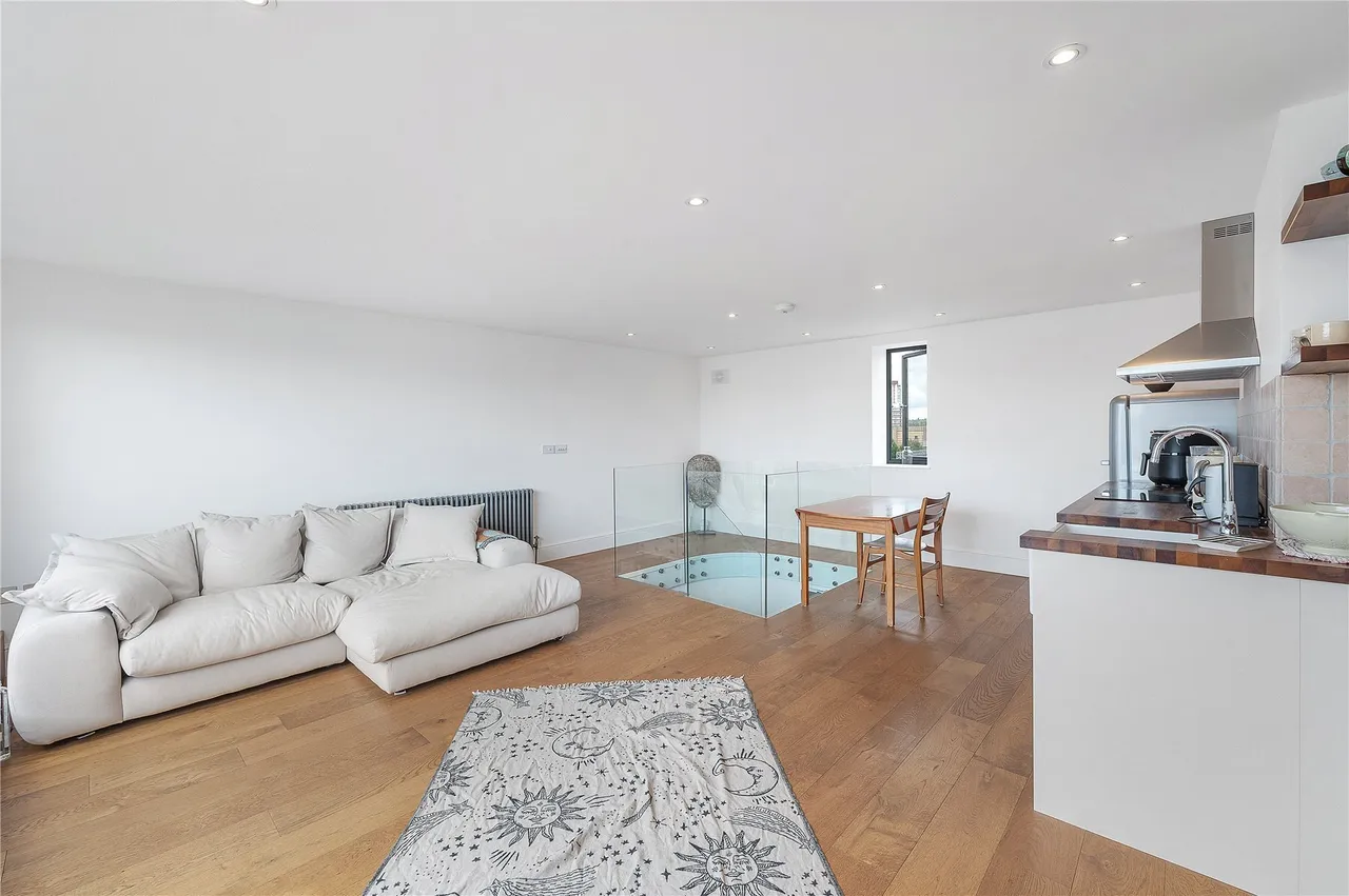 Gloucester Avenue, Primrose Hill, London, NW1, photo 9