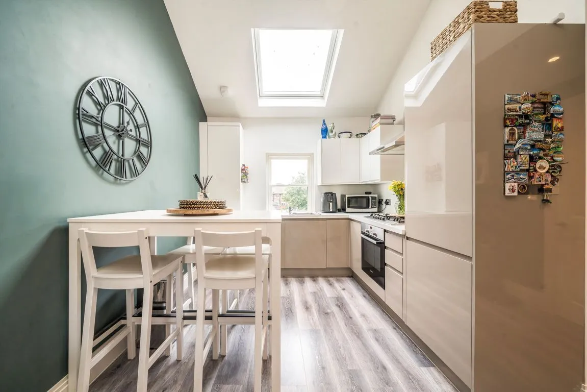 Mill Hill Road, W3, photo 4