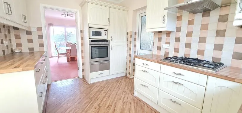 Springwater Road, Leigh-On-Sea, Essex, SS9 5BJ, photo 9
