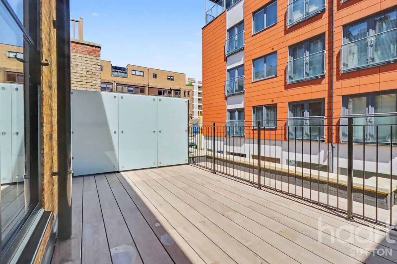 Sutton Court Road, SM1, photo 5