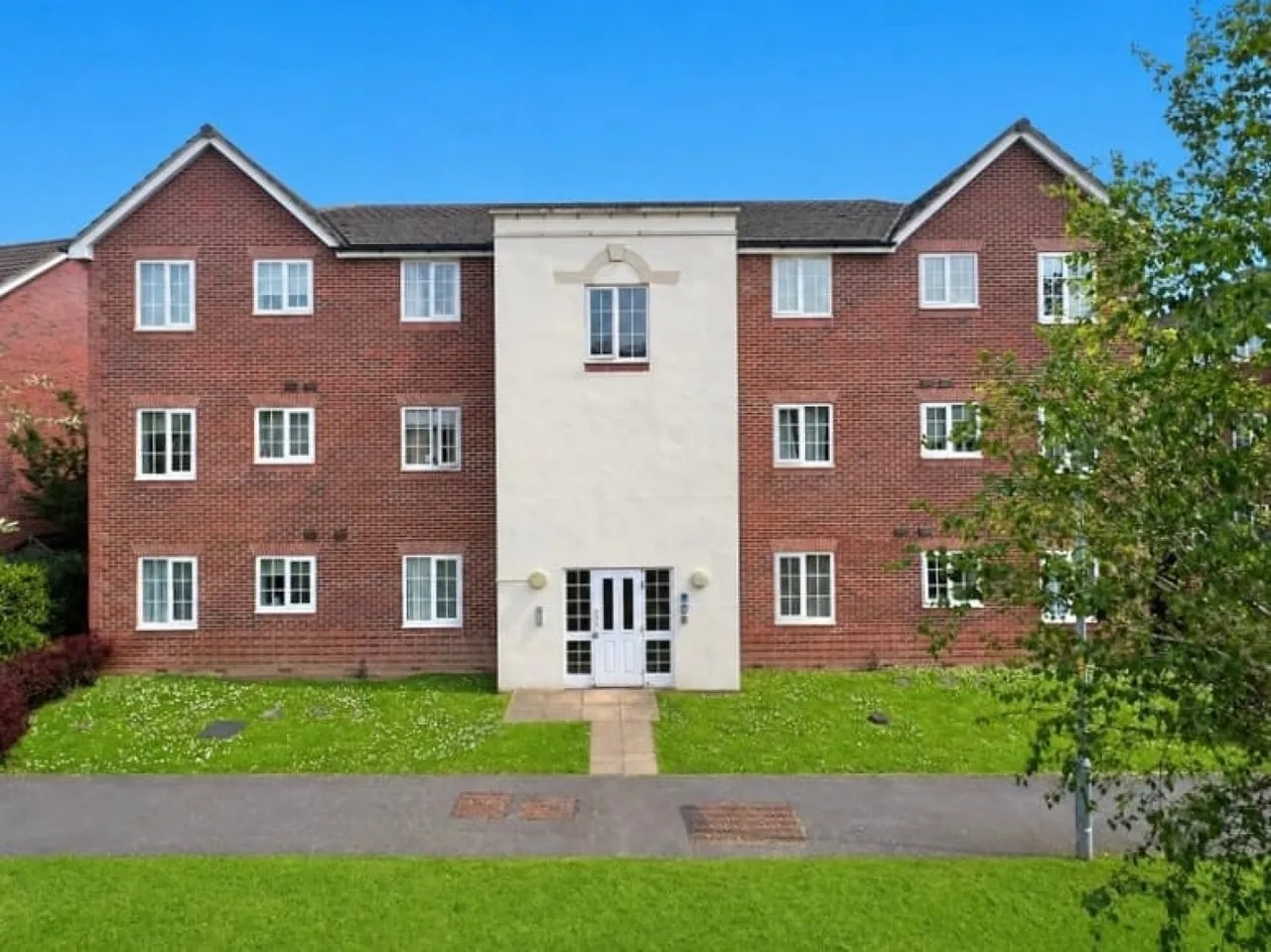 2 bed flat for sale, Broomfield Walk, Hereford
