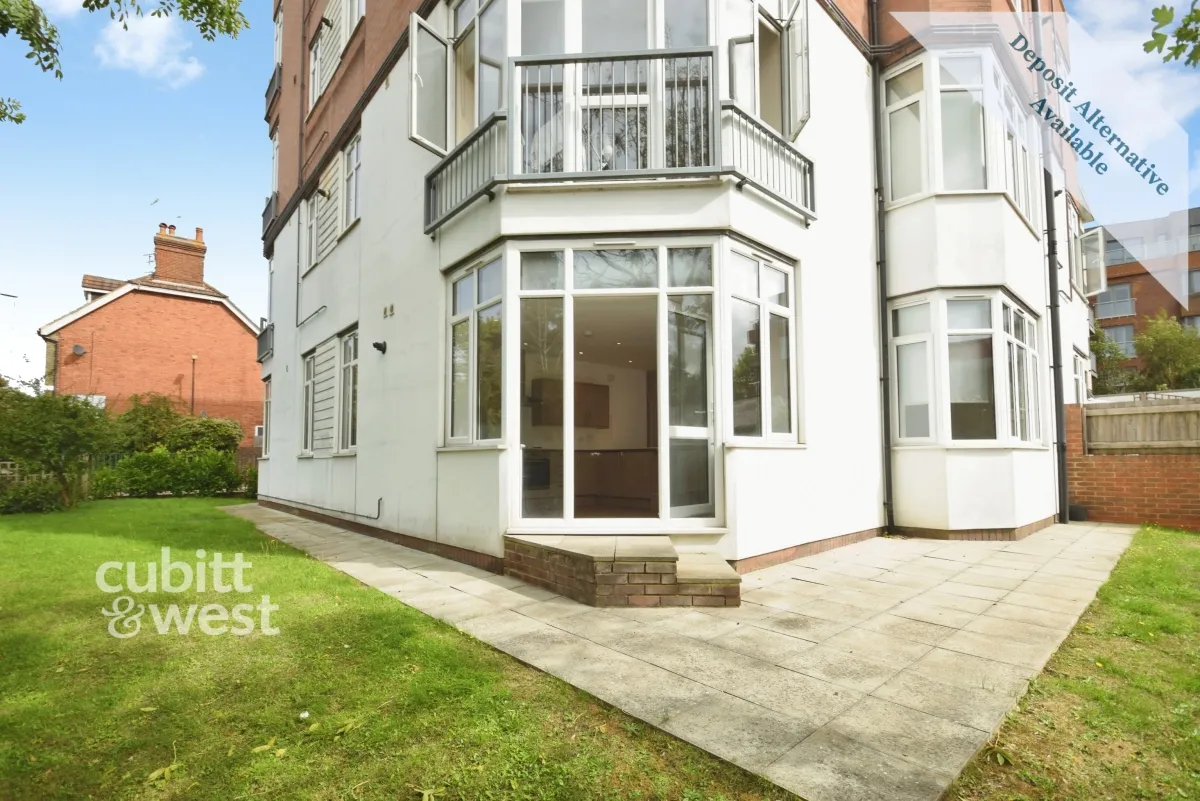 Wood Street, East Grinstead, RH19, photo 2