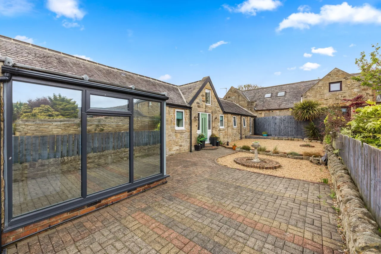2 bed barn conversion for sale, The Paddocks, Cambois, NE24