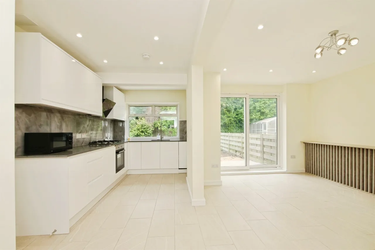 3 bed house for sale — Newland Park Drive, YORK