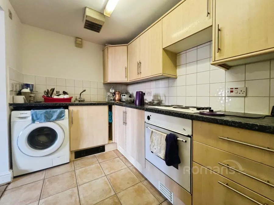 Victoria Road, Aldershot, GU11, photo 11