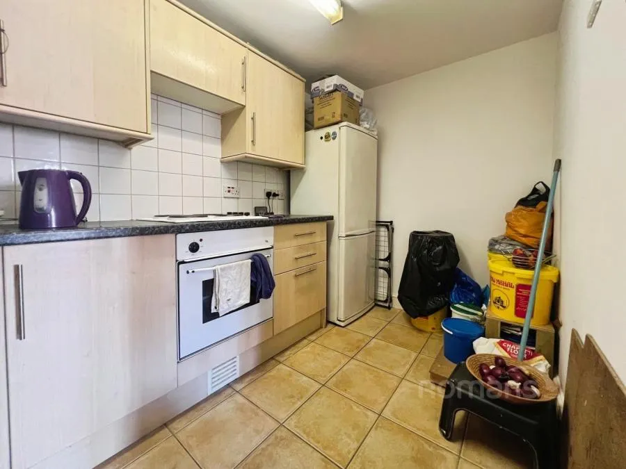 Victoria Road, Aldershot, GU11, photo 10