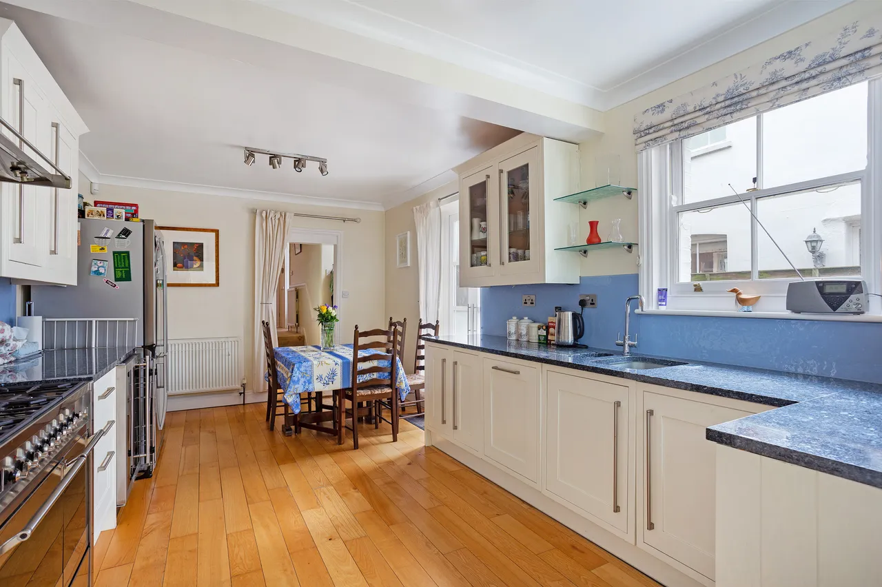 College Road, Epsom, KT17, photo 12