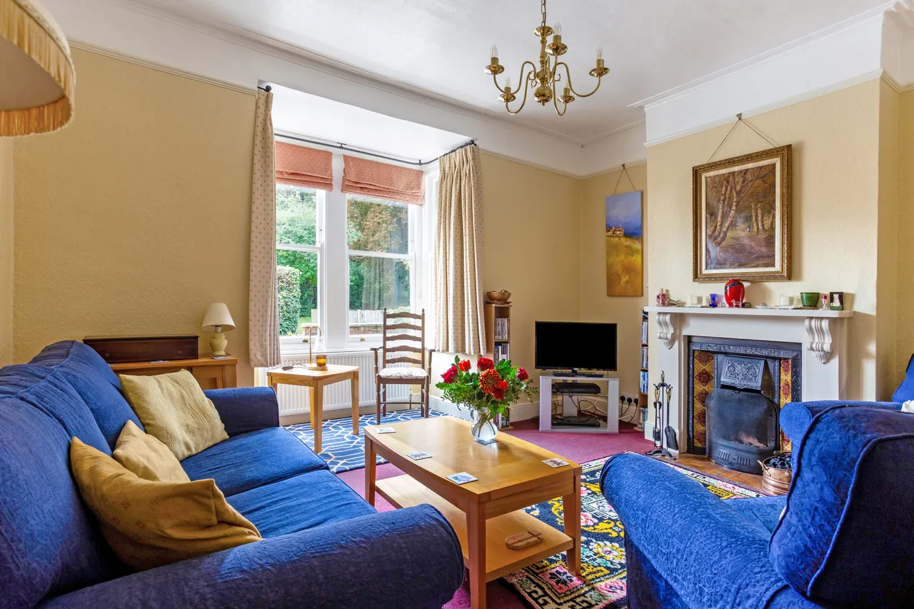 College Road, Epsom, KT17, photo 3
