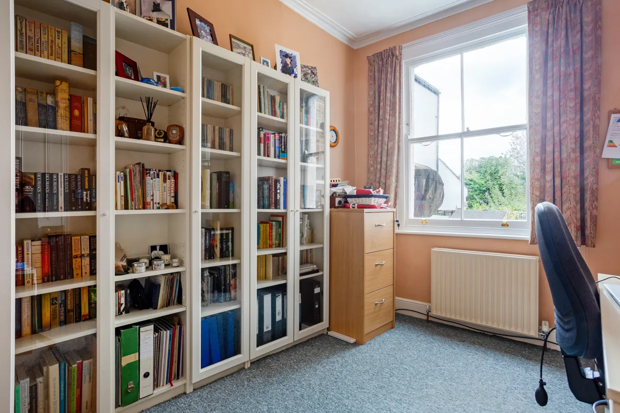 College Road, Epsom, KT17, photo 7