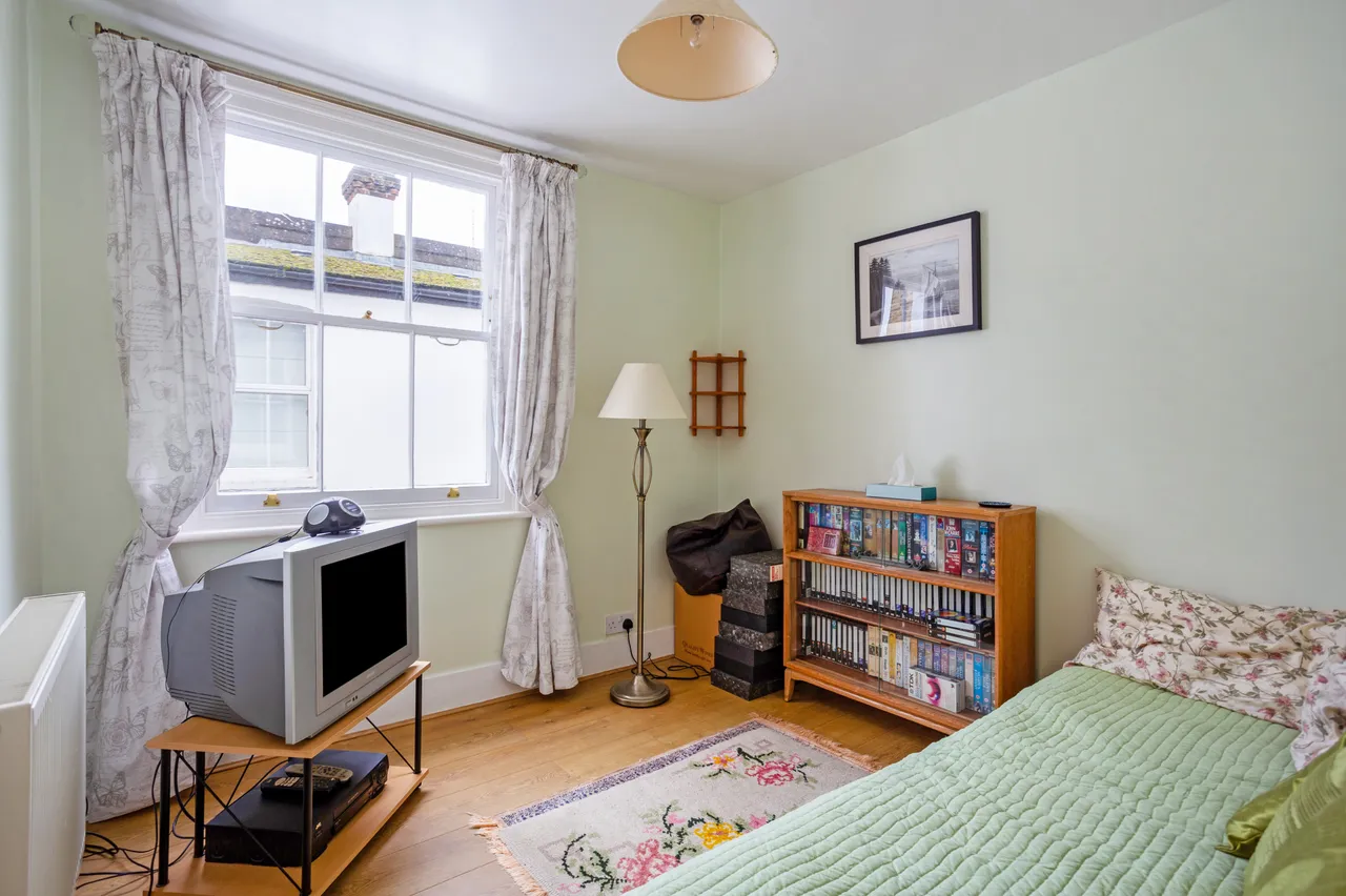 College Road, Epsom, KT17, photo 17