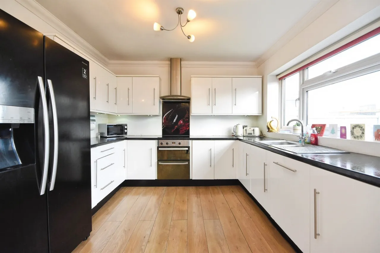 Karen Close, Brentwood, CM15, photo 6