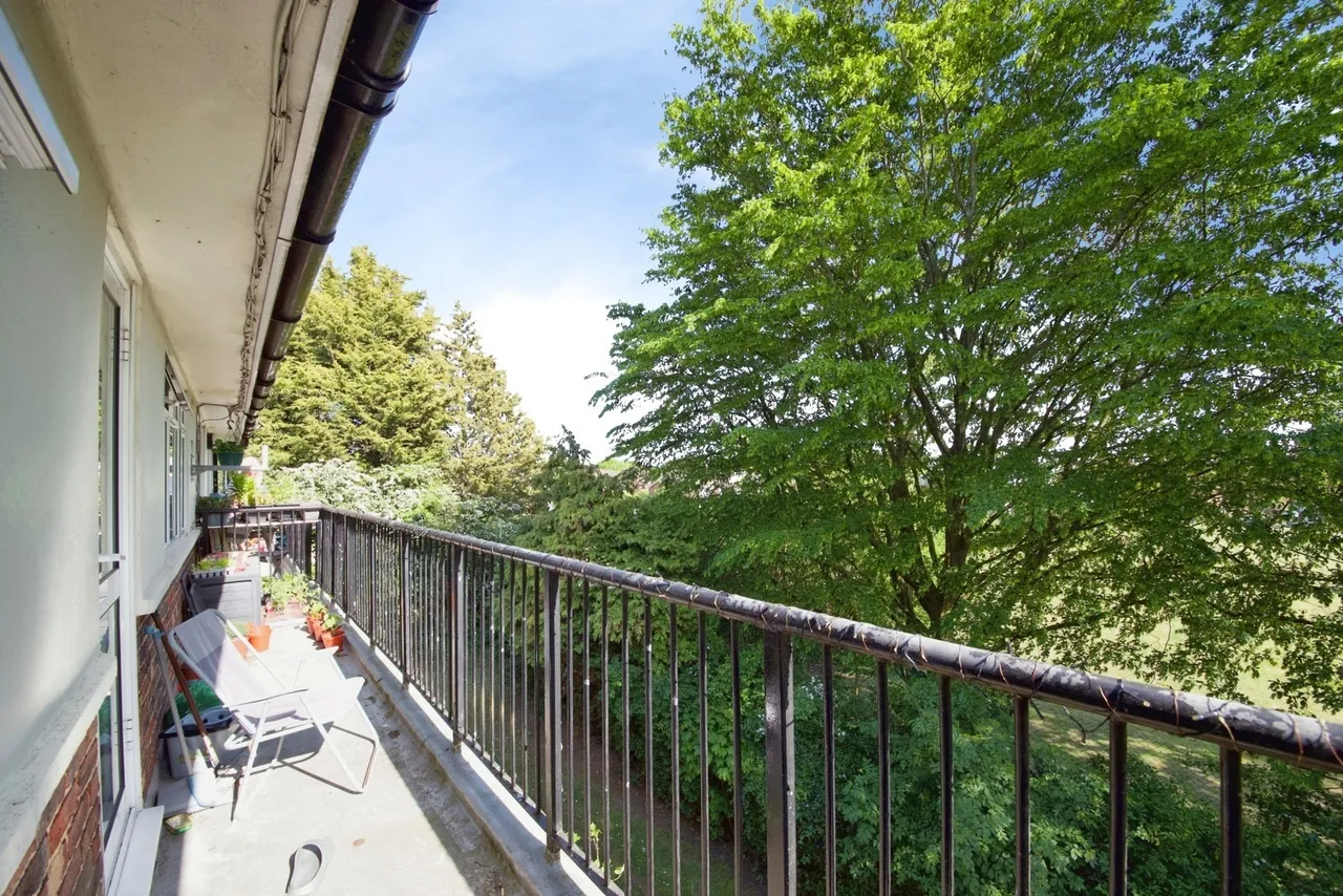 The Poplars, London, N14, photo 6