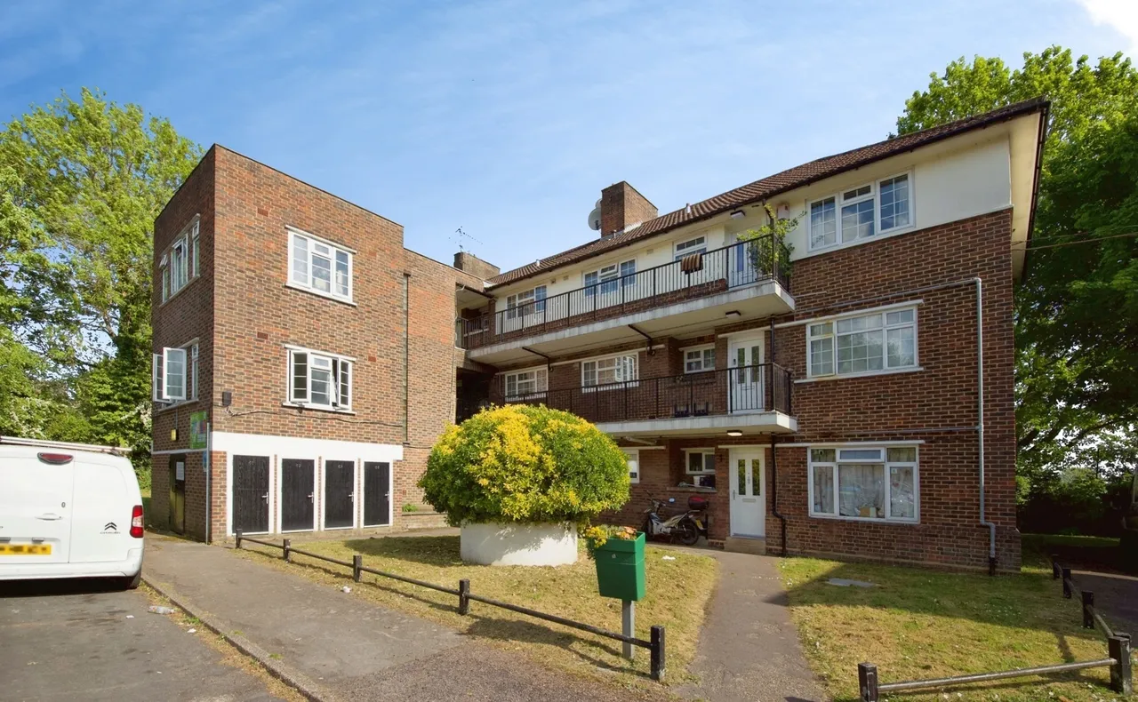 2 bed flat for sale — The Poplars, London, N14