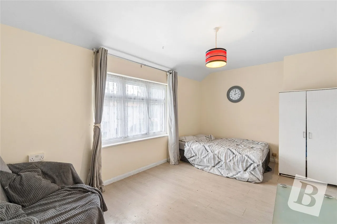 Rogers Gardens, Dagenham, RM10, photo 6