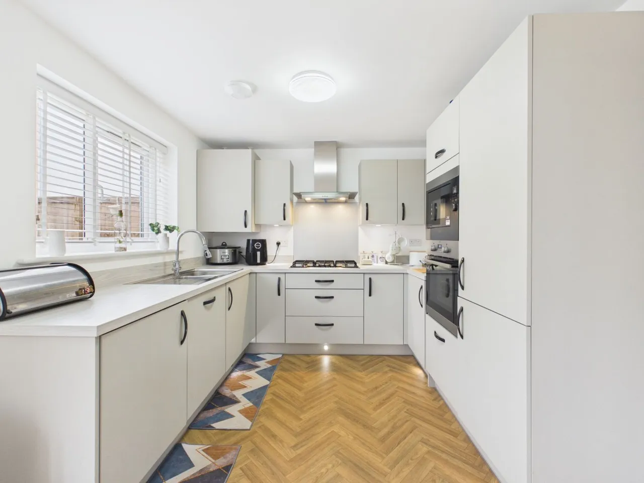 Plover Crescent, Wakefield, WF1, photo 2