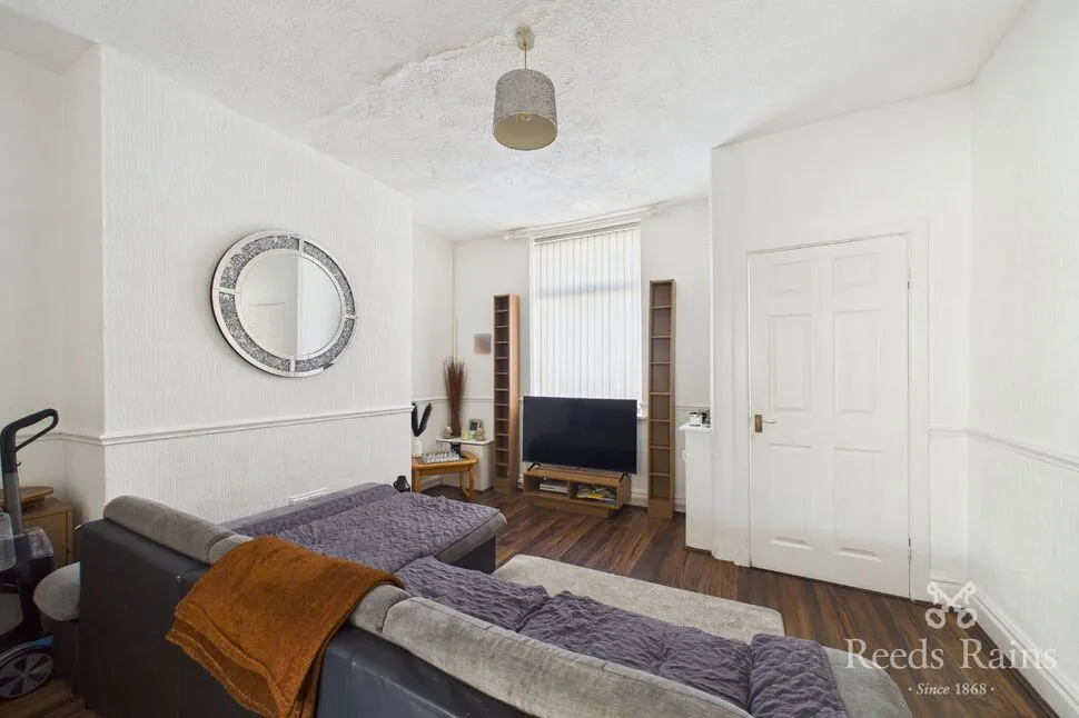 Ashton Road, Hyde, SK14, photo 2