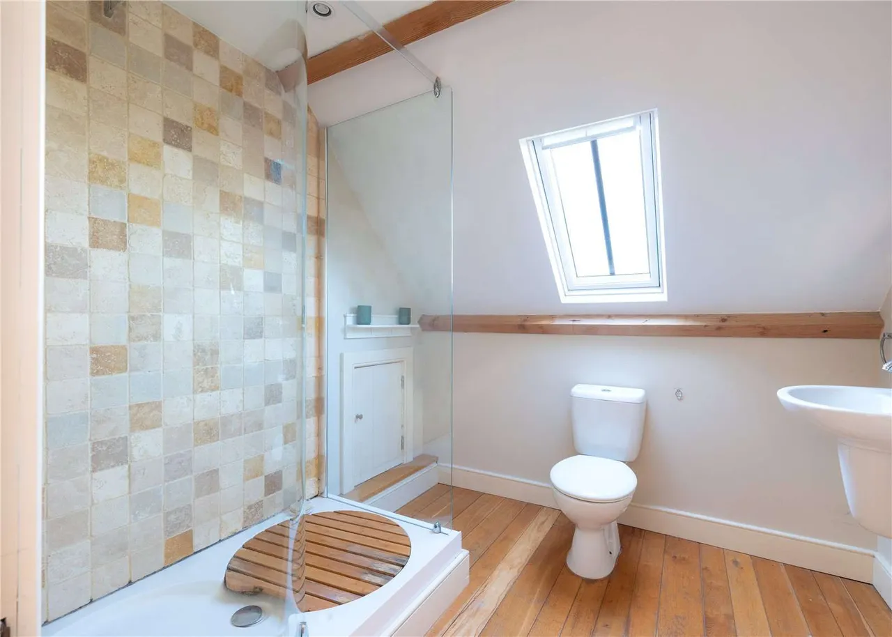 Launceston, PL15, photo 17