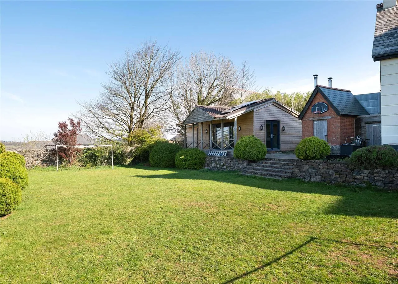 Launceston, PL15, photo 18