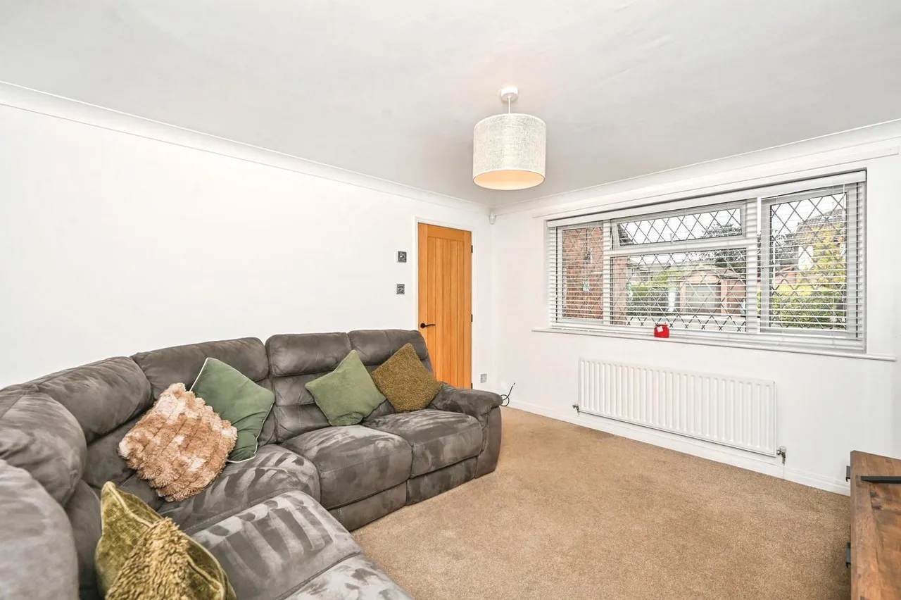 Kirkham Close, Great Sankey, Warrington, Cheshire, WA5, photo 3